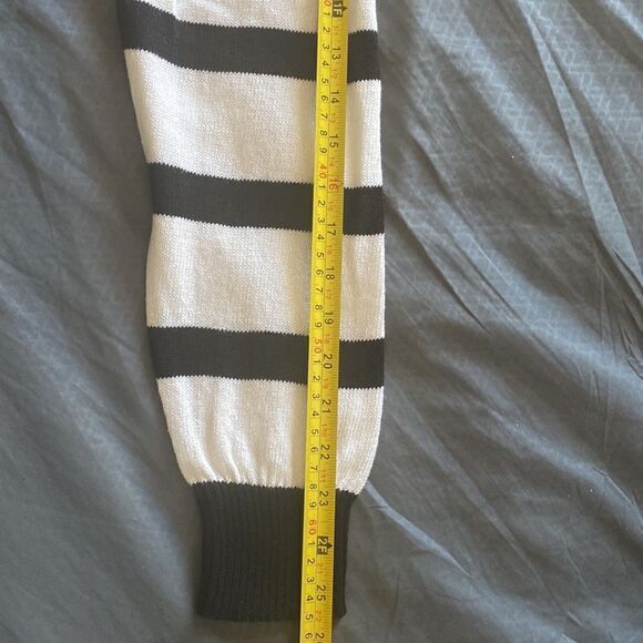 DISNEY TIM BURTON’S The Nightmare Before Christmas Women’s Sweater Size M NWT - Picture 7 of 8